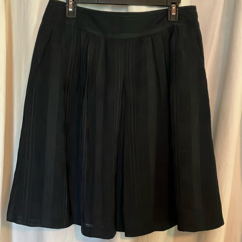 Ann Taylor size 8 black skirt